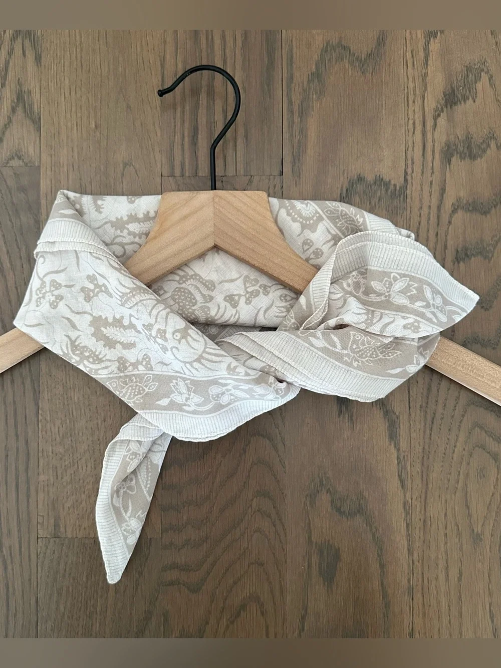 Vintage Cotton Voile Floral and Paisley Print Scarf in White and Tan 26.5" sq - Picture 4 of 8